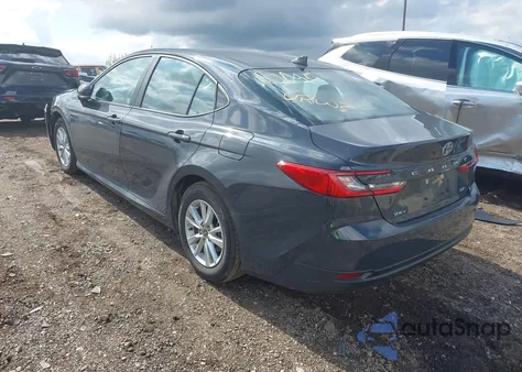 2025 Toyota Camry Le z USA, uszkodzony, nr VIN 4T1DAACK0SU115979